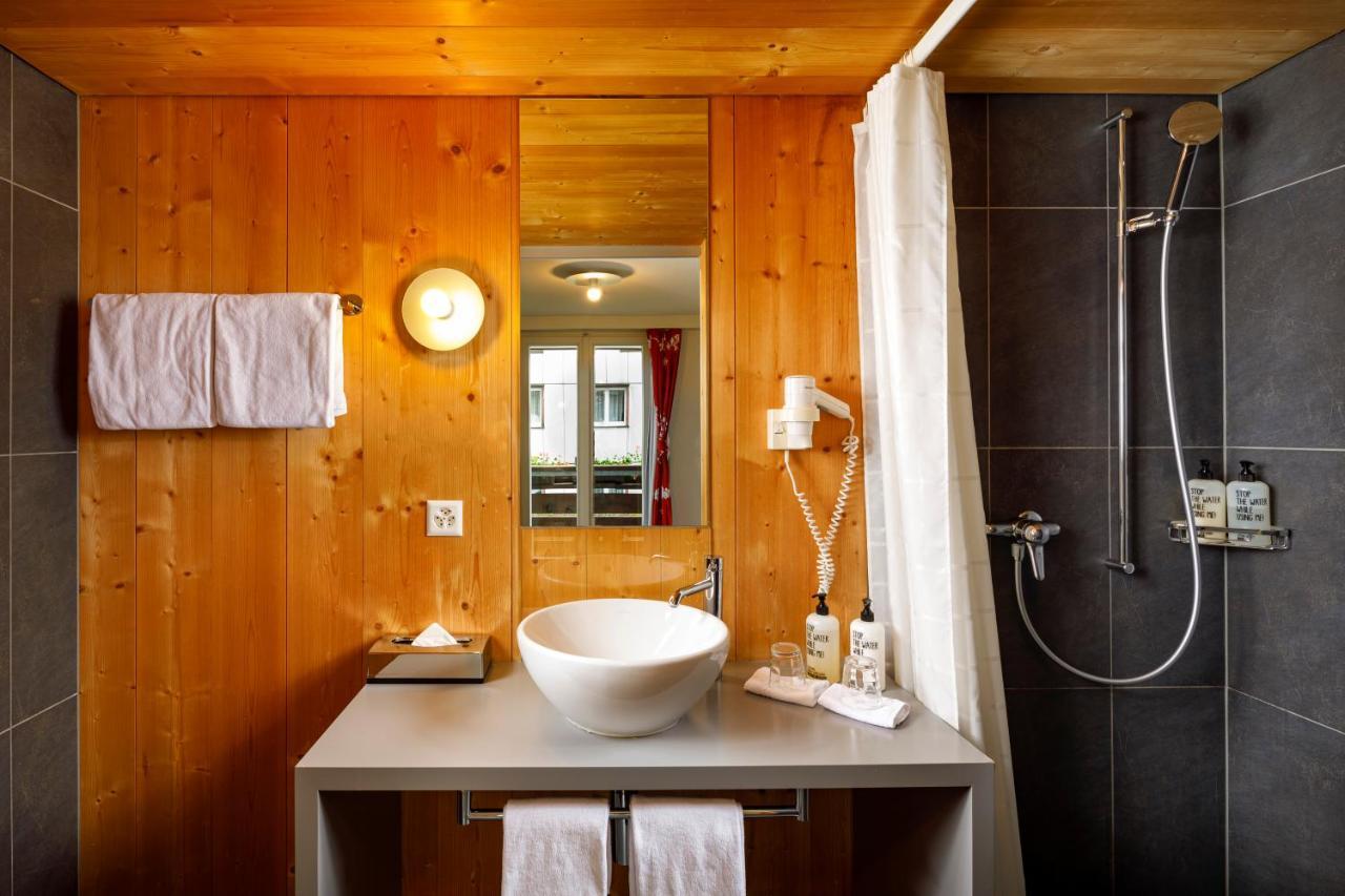 Hirschen Guesthouse - Village Hotel Вильдхаус Экстерьер фото