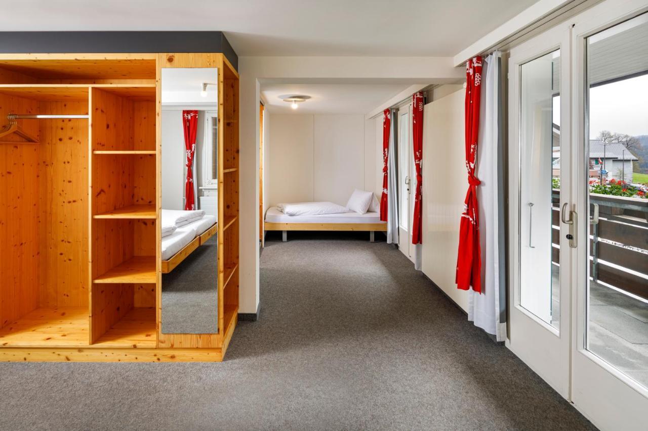 Hirschen Guesthouse - Village Hotel Вильдхаус Экстерьер фото