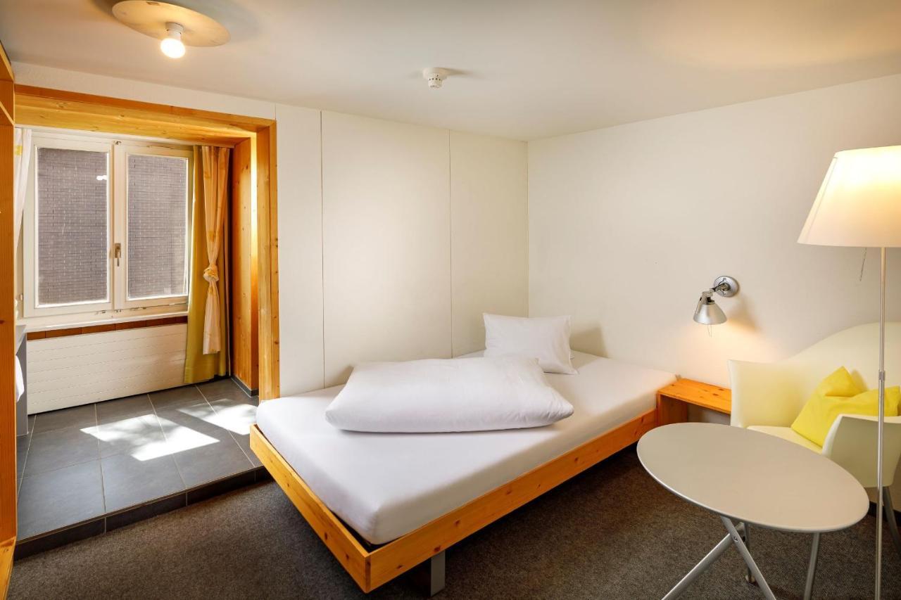 Hirschen Guesthouse - Village Hotel Вильдхаус Экстерьер фото