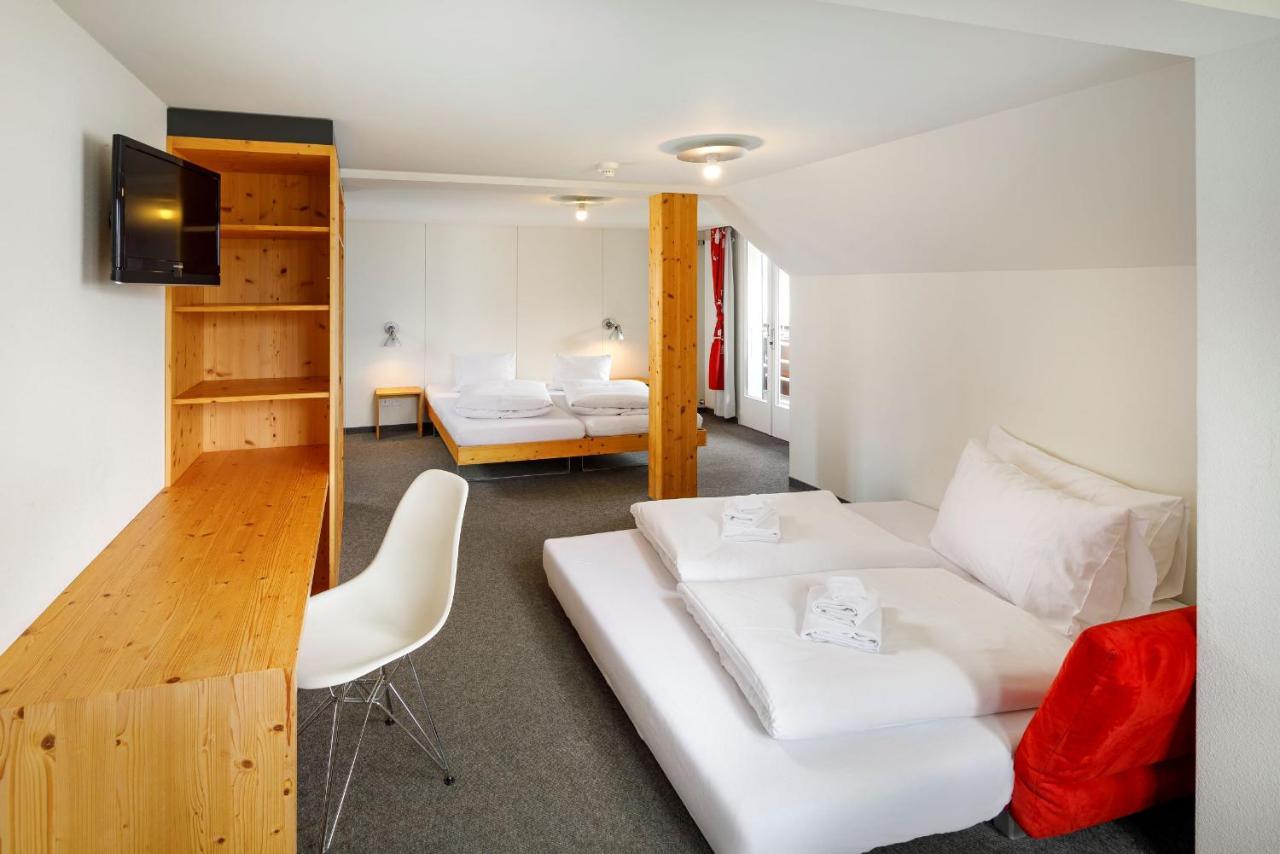 Hirschen Guesthouse - Village Hotel Вильдхаус Экстерьер фото