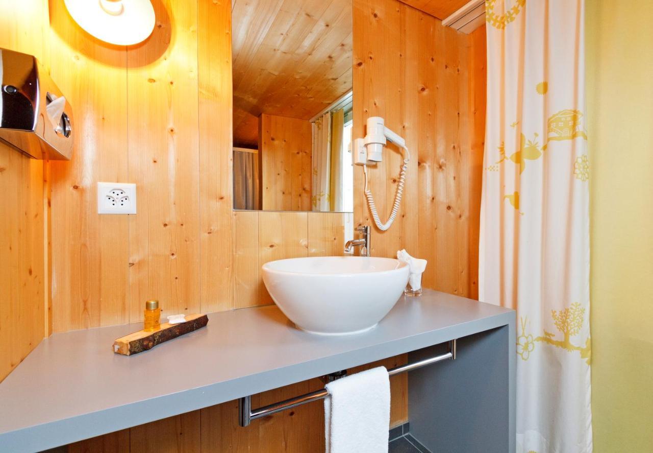 Hirschen Guesthouse - Village Hotel Вильдхаус Экстерьер фото